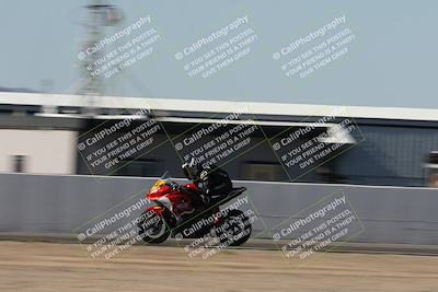media/Oct-30-2025-Racers Edge (Thu) [[dabbdaf680]]/3-B Group/Session 5 Front Straight Speed/